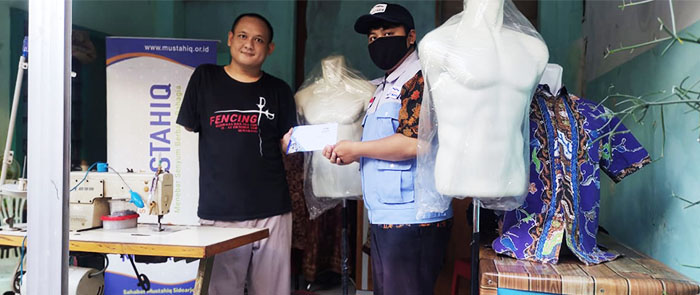 Penyaluran Manekin dan Modal Usaha untuk Penjahit Disabiltas